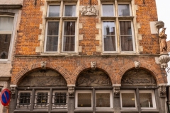 Typical house structure, Houses butted against each other.